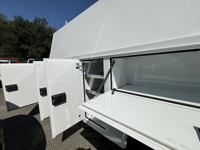 2025 Ford E-Series Cutaway Base