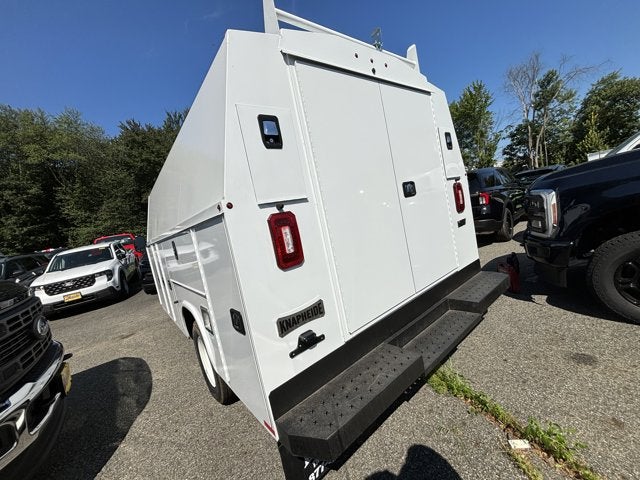 2025 Ford E-Series Cutaway Base