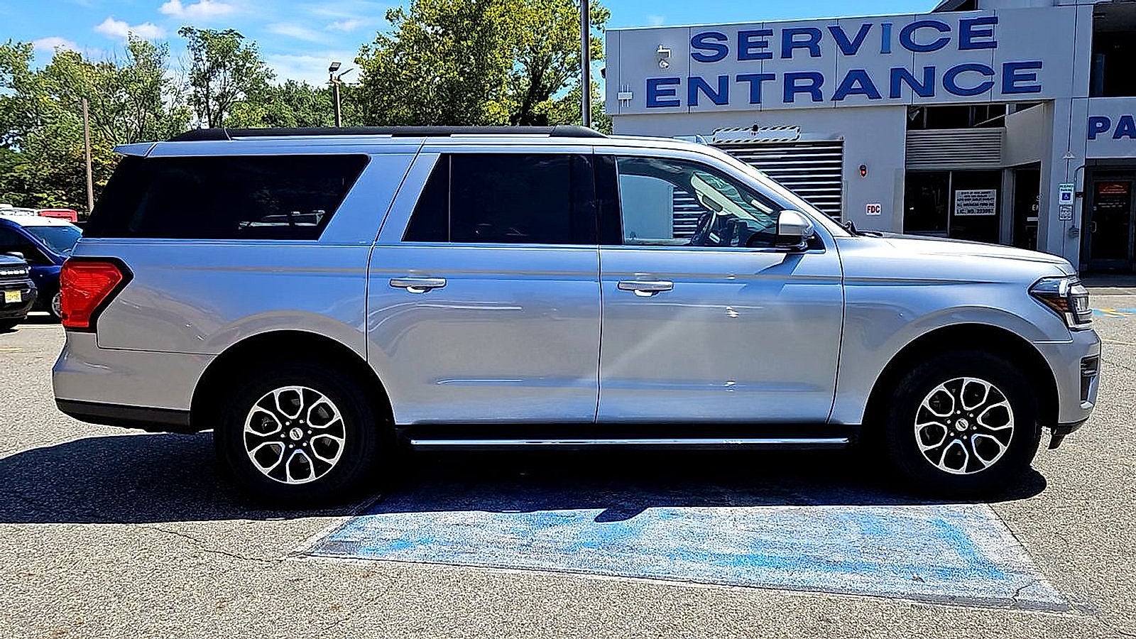 2022 Ford Expedition Max XLT