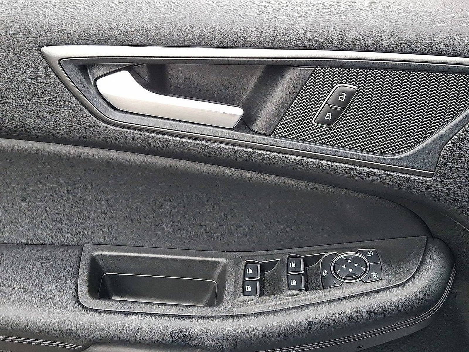 2023 Ford Edge SE