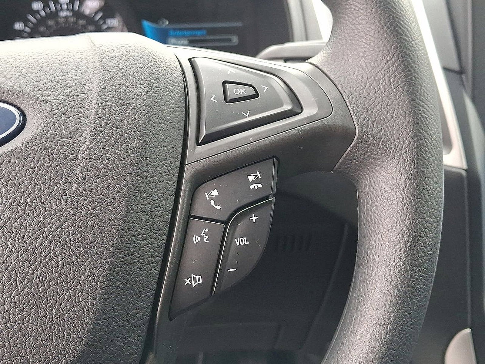 2022 Ford Edge SE
