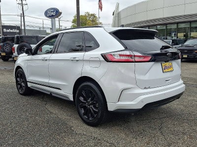 2022 Ford Edge SE