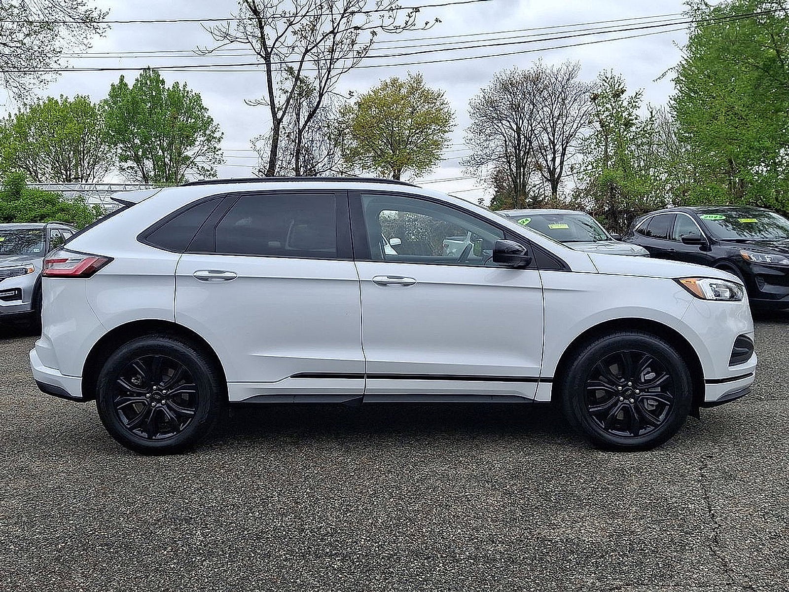 2022 Ford Edge SE