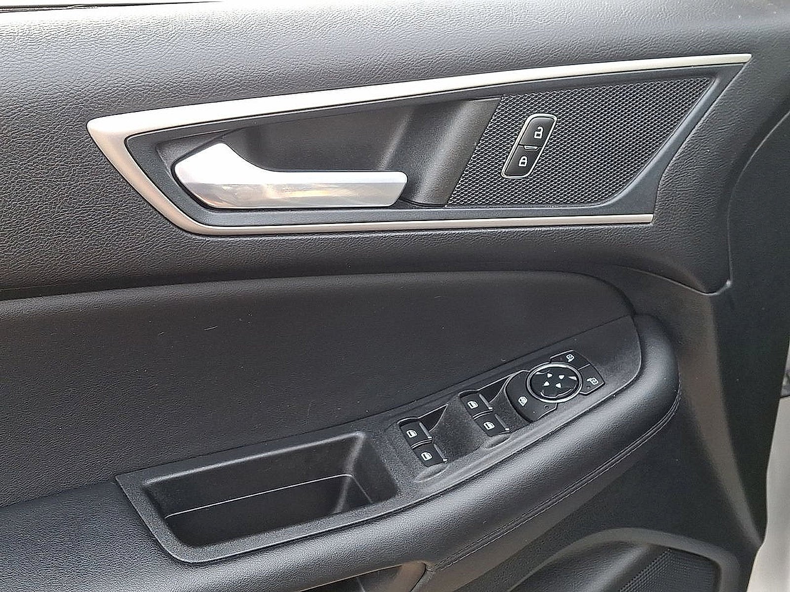 2023 Ford Edge Base