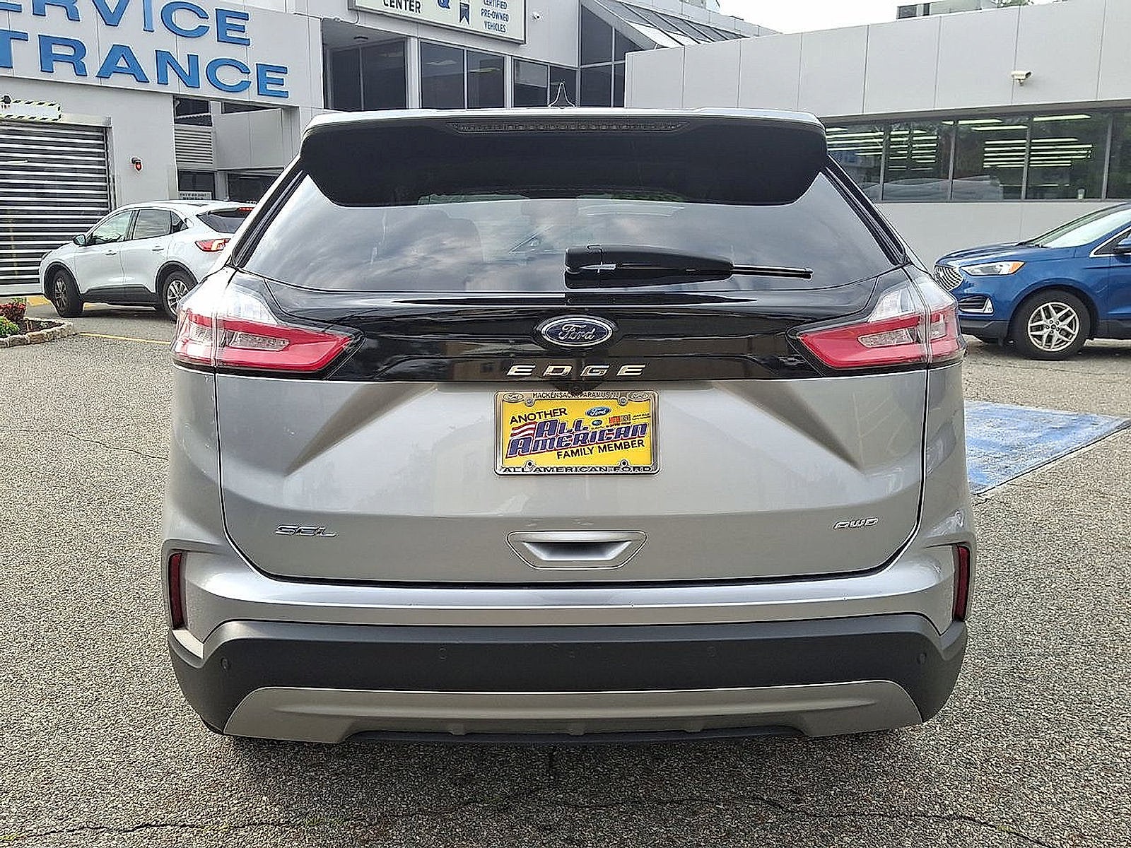 2023 Ford Edge Base