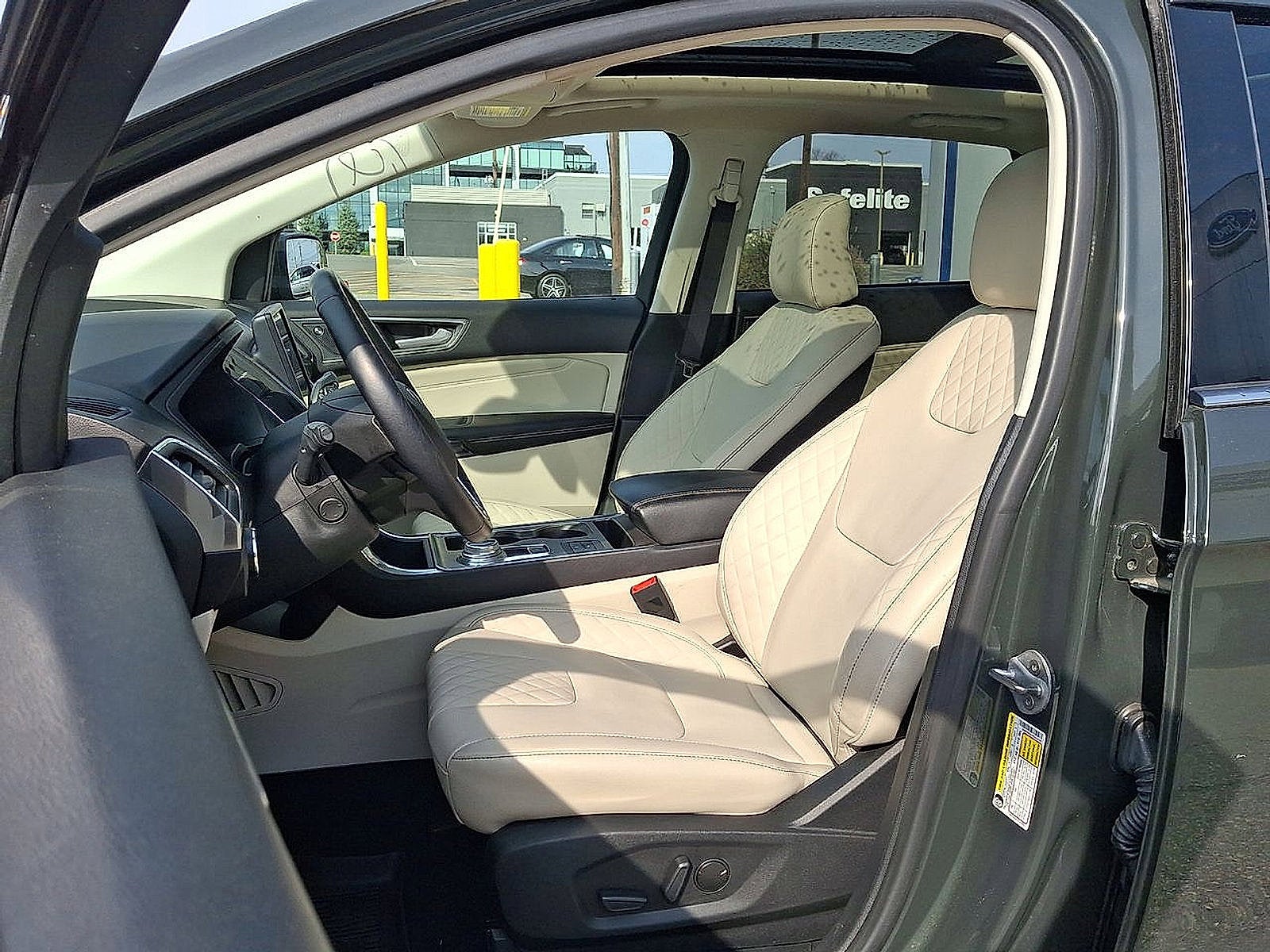 2023 Ford Edge Titanium