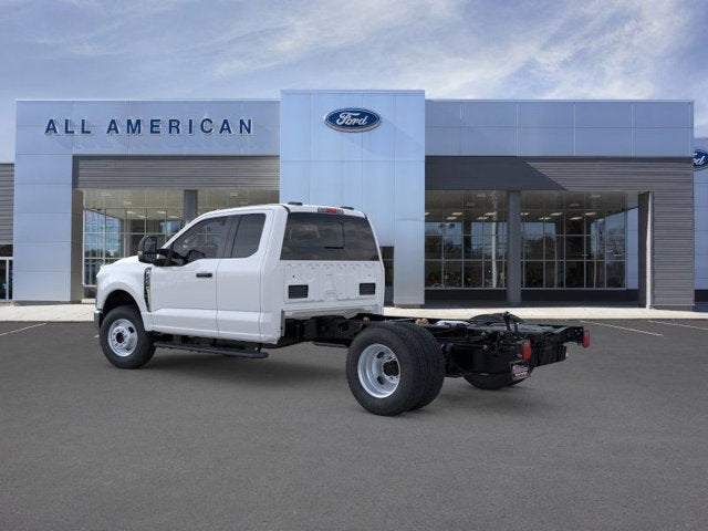 2026 Ford Super Duty F-350 DRW Base
