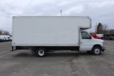 2026 Ford Dry Freight Box Truck E-450 17 FT DuraCube Body
