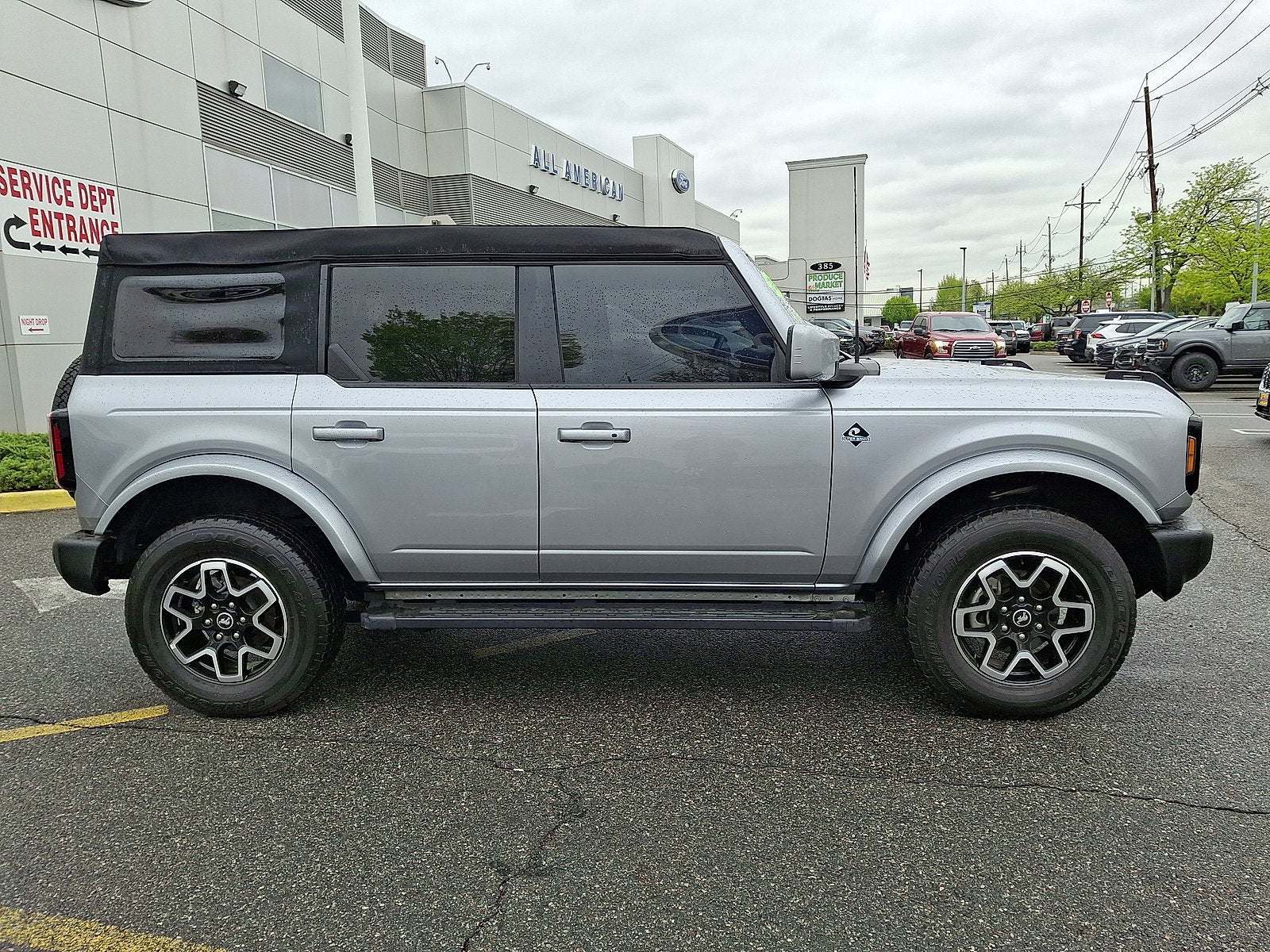 2024 Ford Bronco Outer Banks