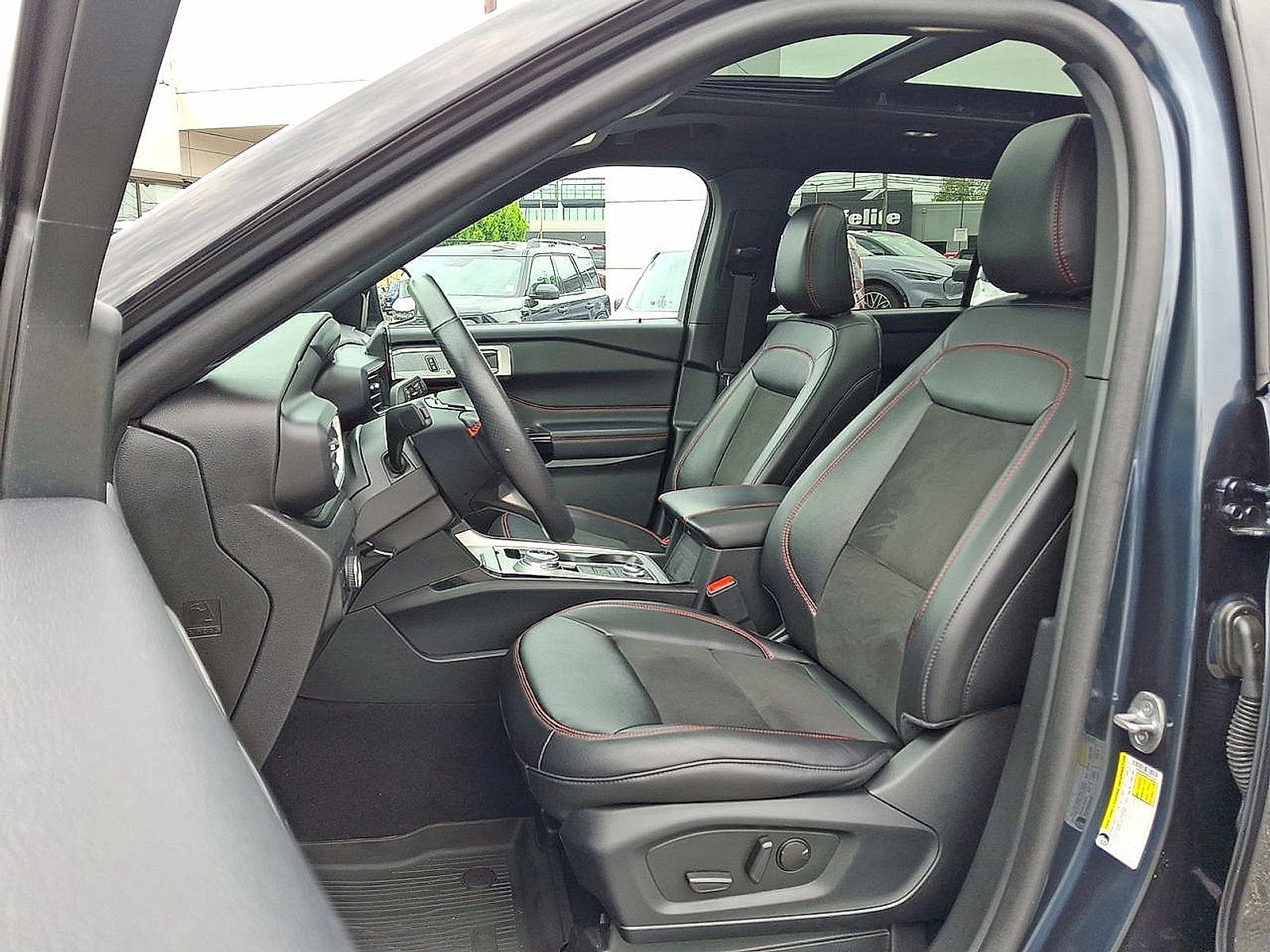 2023 Ford Explorer ST-Line