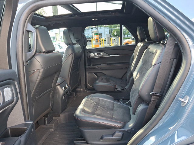 2025 Ford Explorer Base
