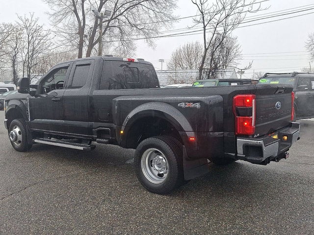 2023 Ford Super Duty F-350 DRW Base