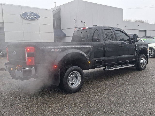 2023 Ford Super Duty F-350 DRW Base