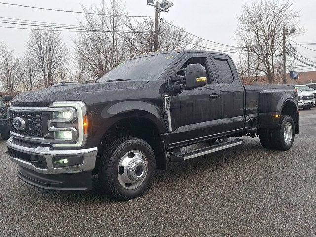 2023 Ford Super Duty F-350 DRW Base