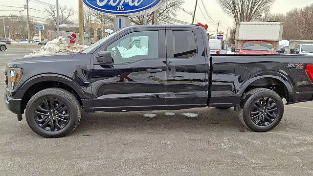 2023 Ford F-150 Base