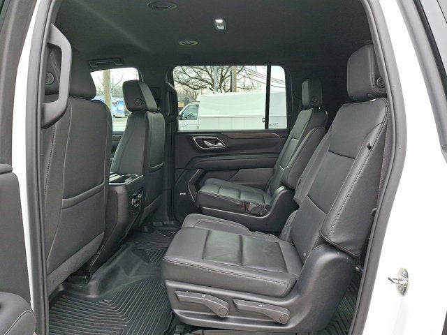 2022 Chevrolet Suburban Base