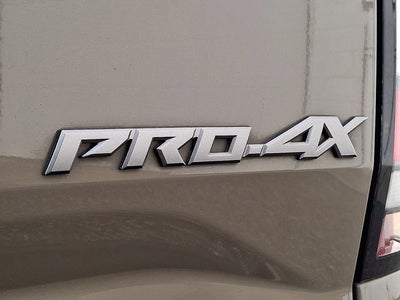 2022 Nissan Frontier Base