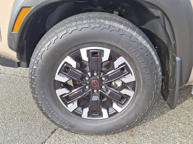 2022 Nissan Frontier Base