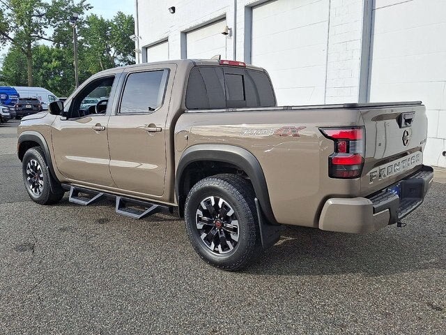 2022 Nissan Frontier Base