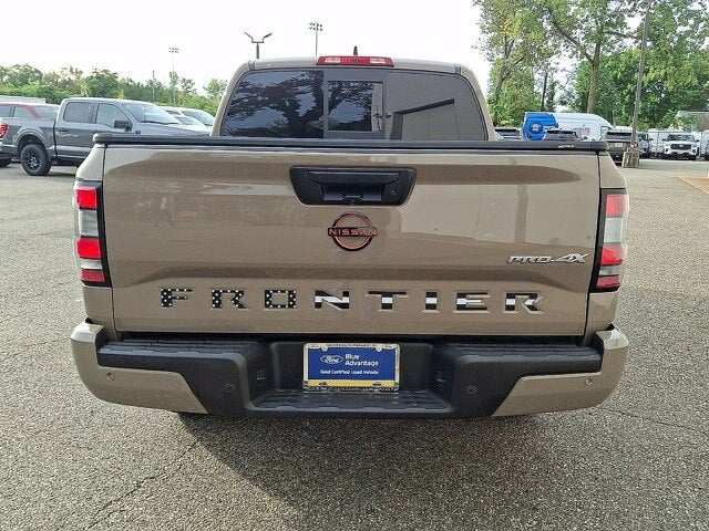 2022 Nissan Frontier Base