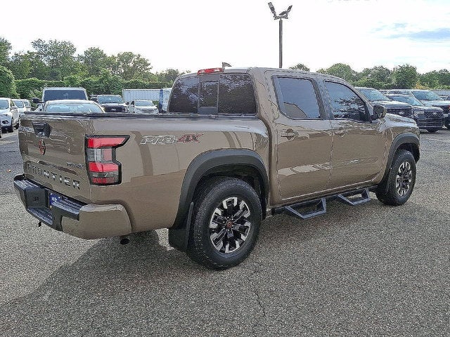 2022 Nissan Frontier Base