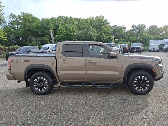 2022 Nissan Frontier Base
