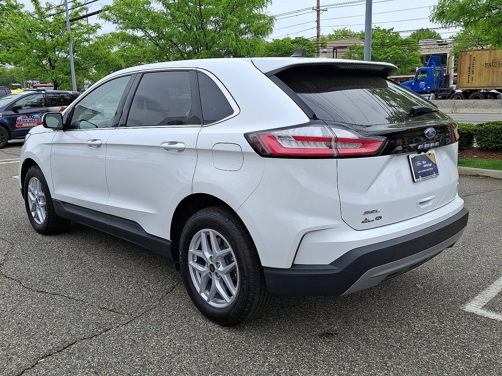 2023 Ford Edge Base