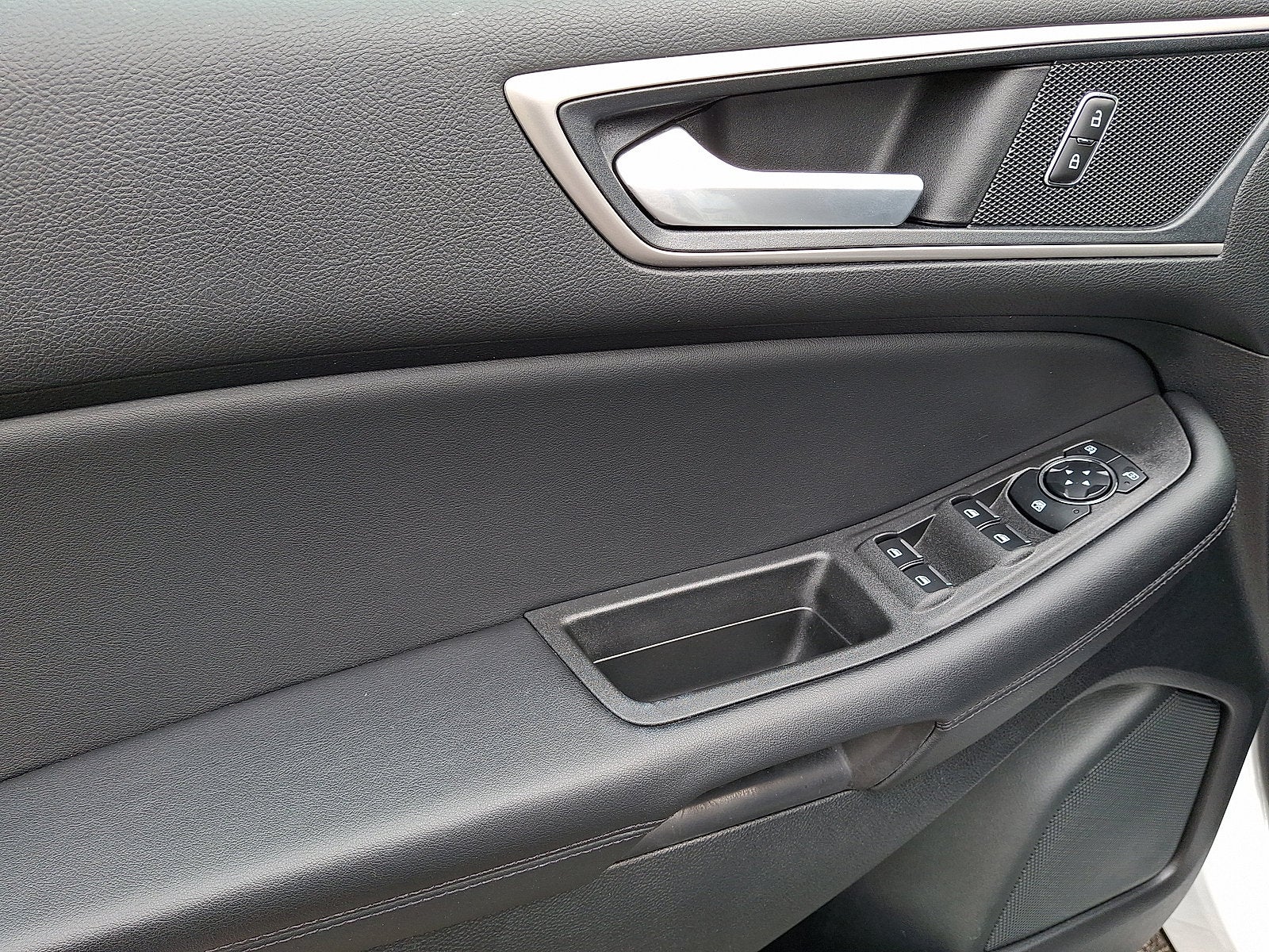 2023 Ford Edge Base