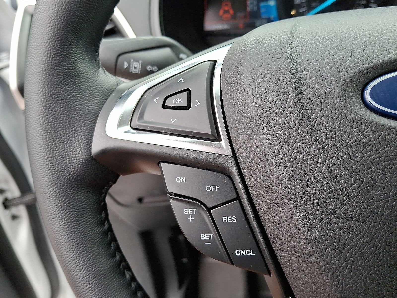 2023 Ford Edge Base