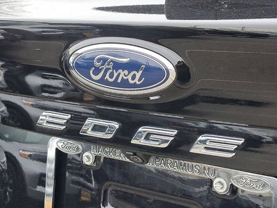 2022 Ford Edge Base