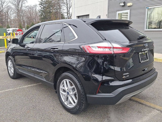 2022 Ford Edge Base