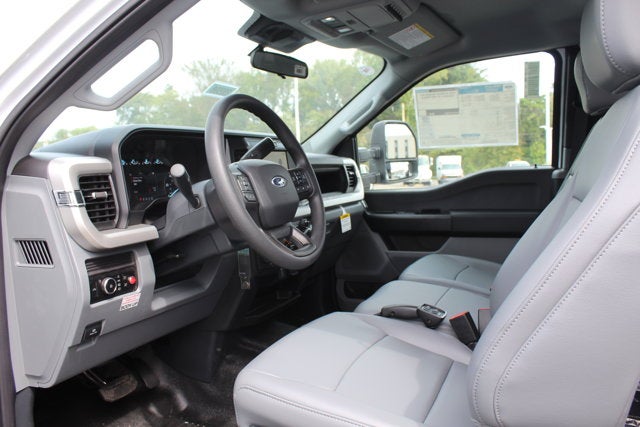2025 Ford Chassis Cab F-550® XL