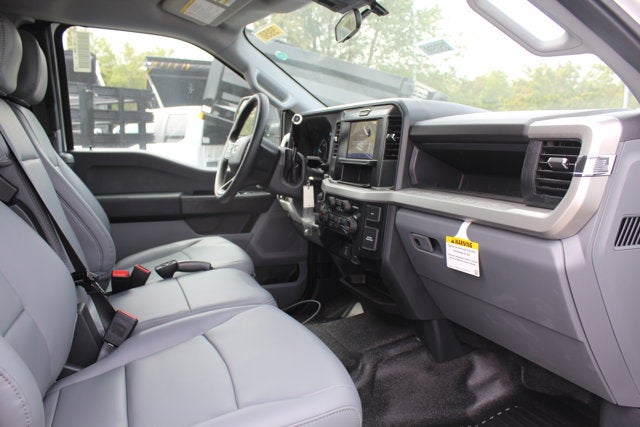 2025 Ford Chassis Cab F-550® XL