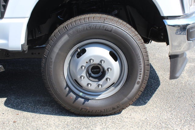 2025 Ford Chassis Cab F-350® XL