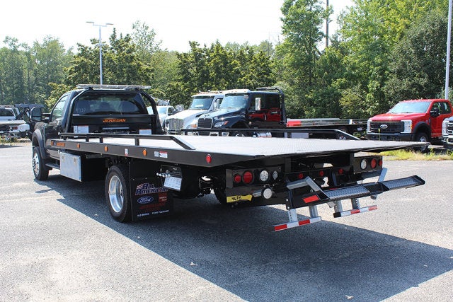 2025 Ford Chassis Cab F-550® XLT