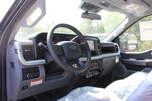 2025 Ford Chassis Cab F-550® XLT