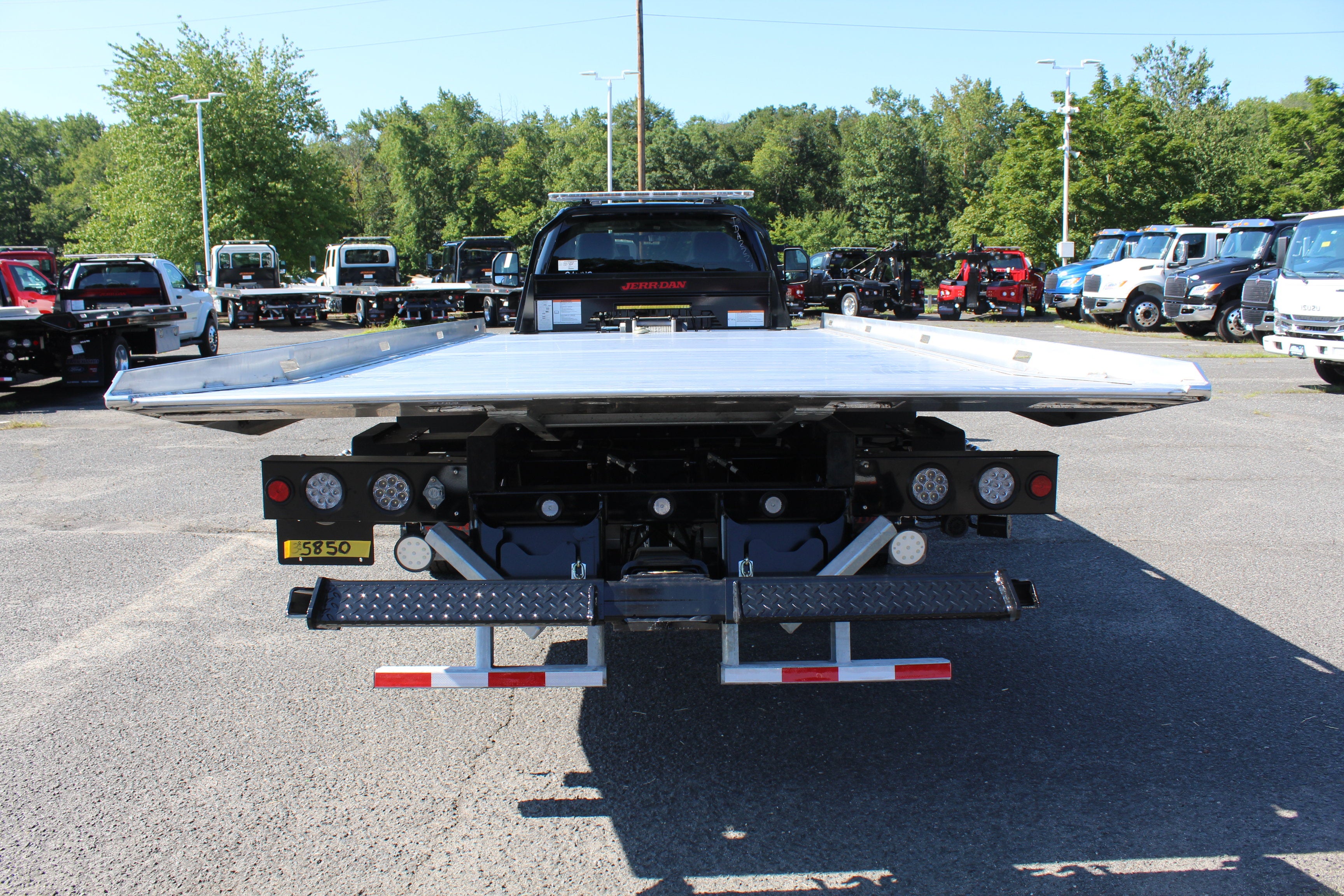 2026 Ford F-600 Jerr-Dan 6-Ton Dual-Angle Aluminum XLP SD Carrier