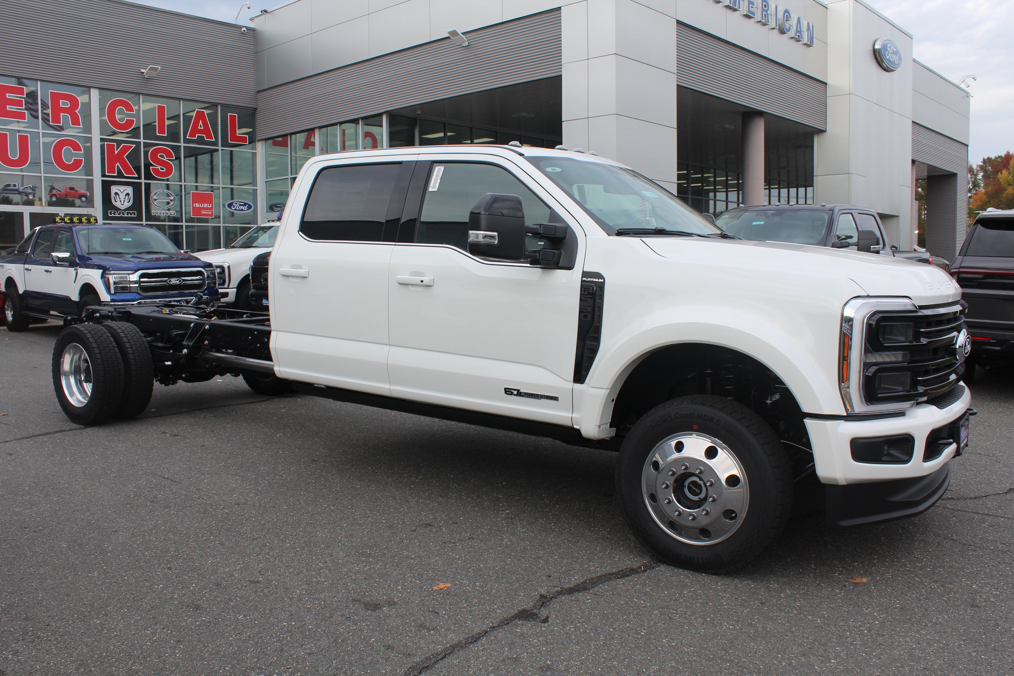 2027 Ford Chassis Cab F-550® Platinum