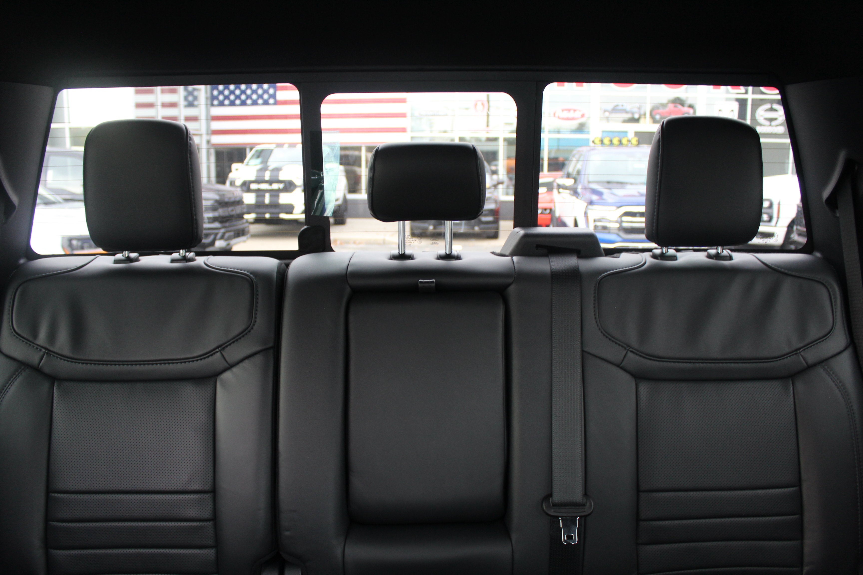 2027 Ford Chassis Cab F-550® Platinum