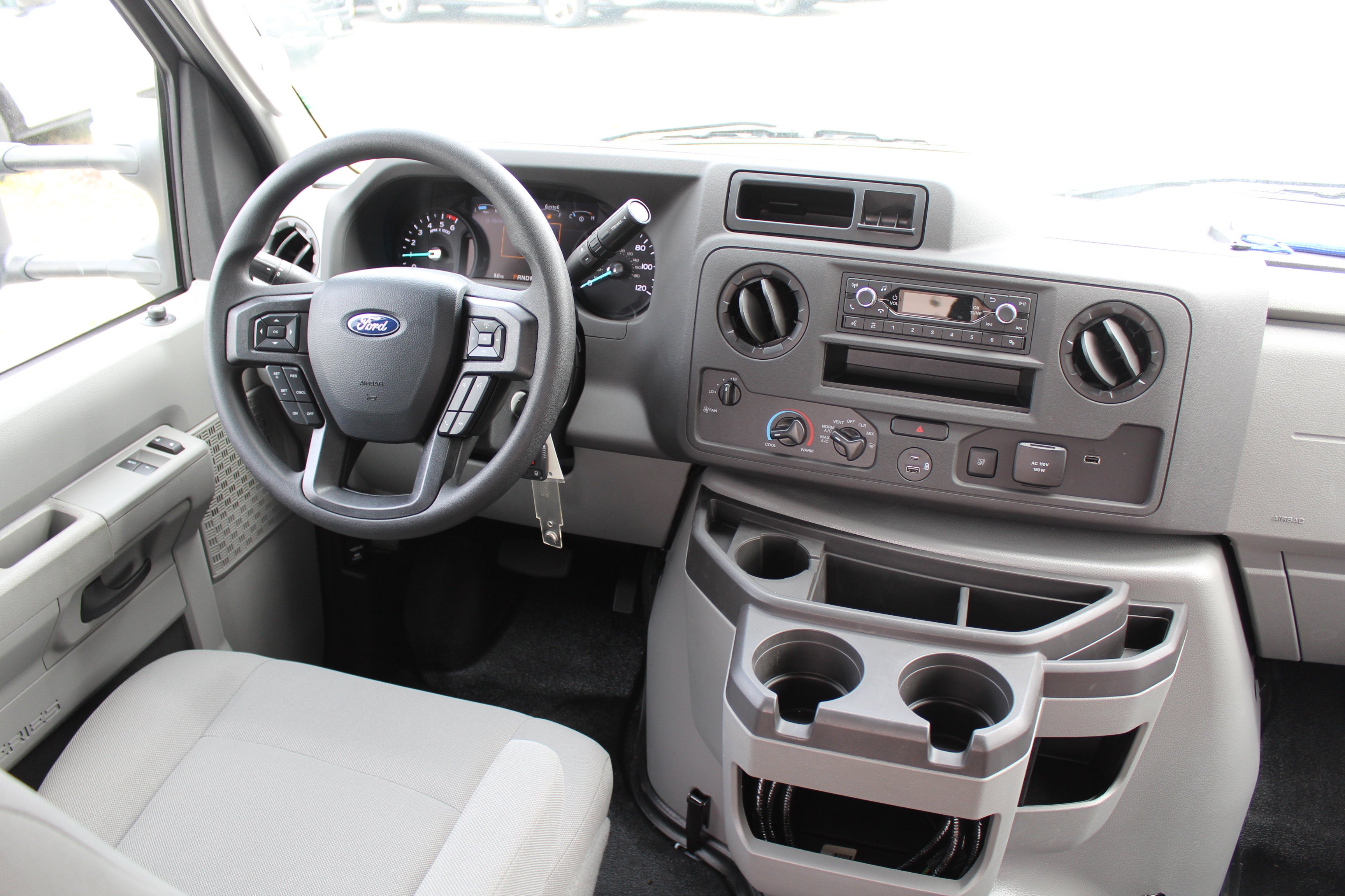 2027 Ford Econoline Cutaway E-350 SRW