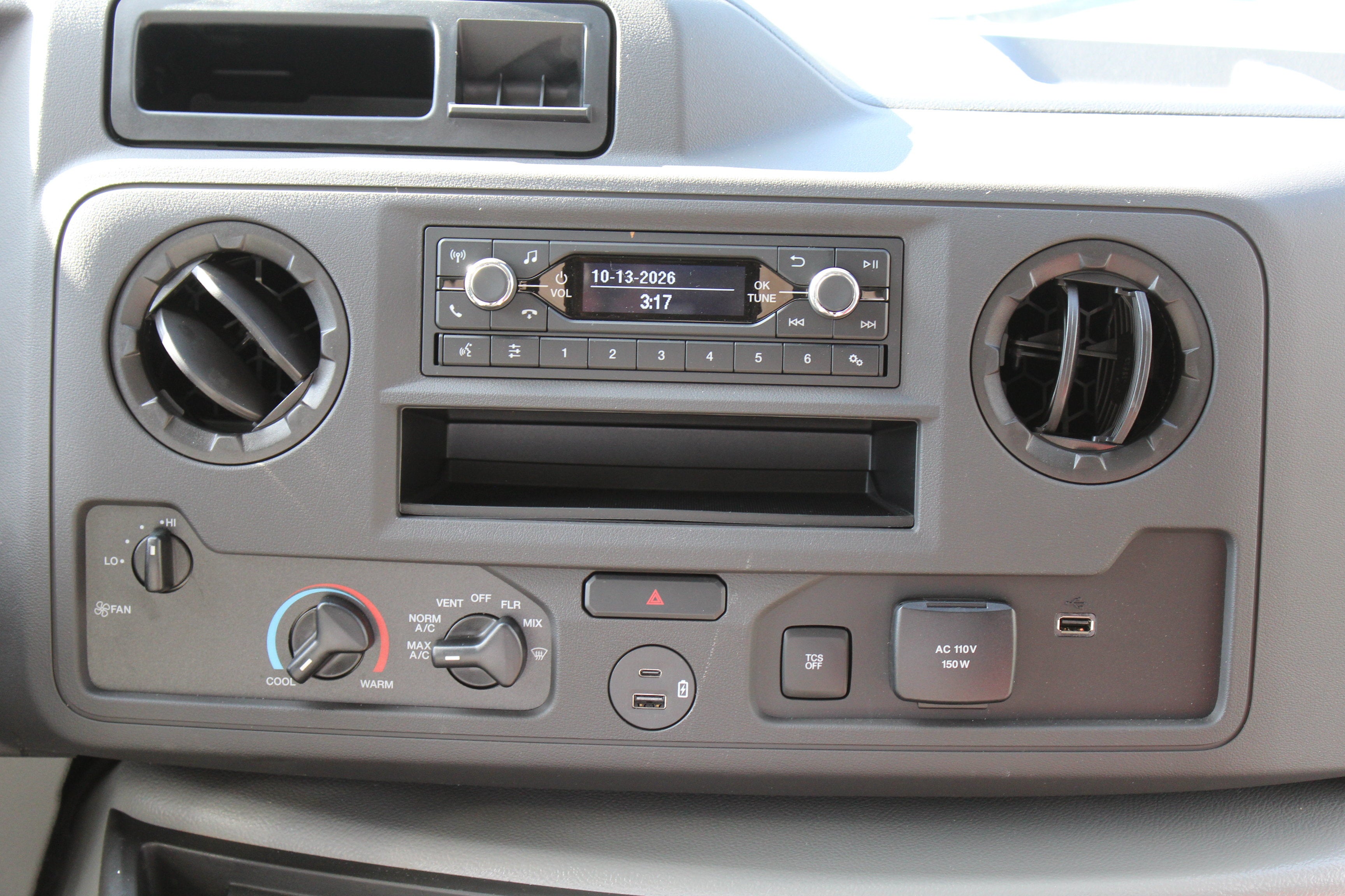 2027 Ford Econoline Cutaway E-350 SRW