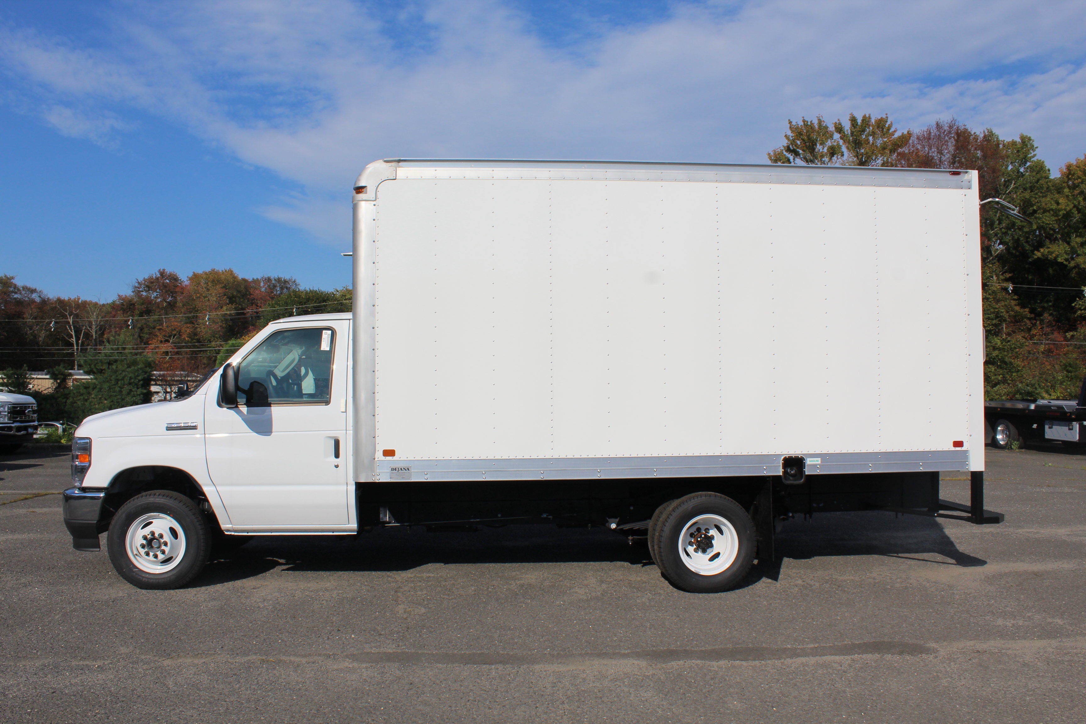 2027 Ford Econoline Cutaway E-350 SRW