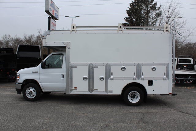 2026 Ford Econoline Cutaway E-450 DRW