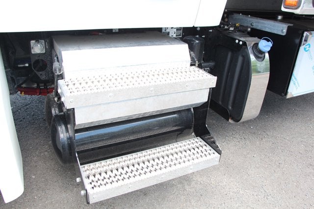 2025 Peterbilt 536 22' Aluminum XLP Jerr-Dan Carrier