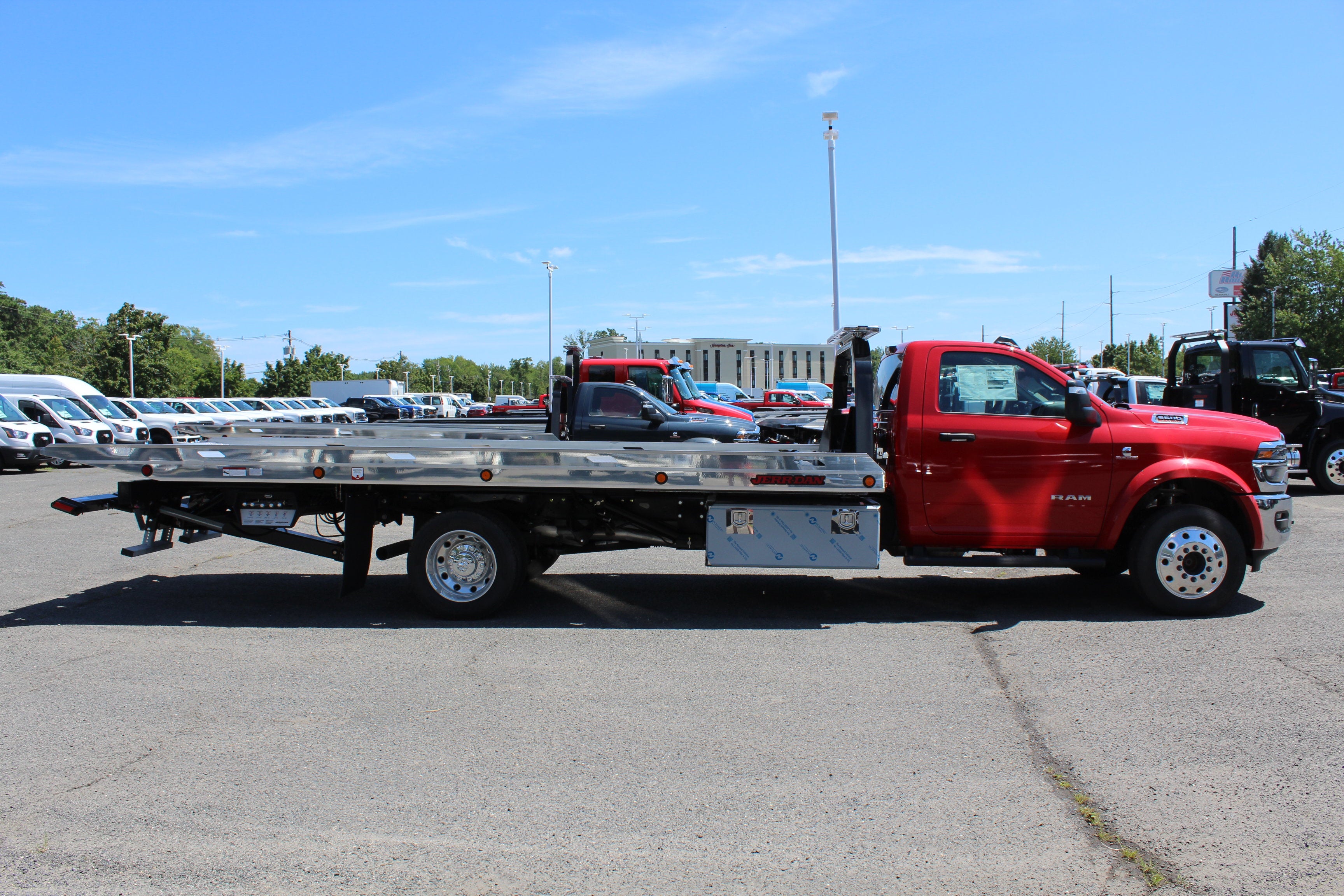 2026 RAM 5500 Jerr-Dan 6-Ton Dual-Angle Aluminum XLP SD Carrier