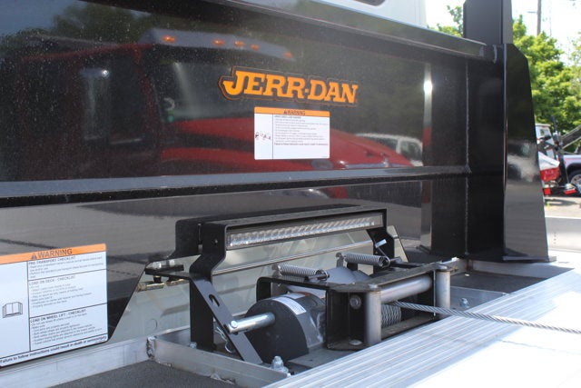 2025 International MV607 22 FT Aluminum 4x2 Carrier Jerr-Dan