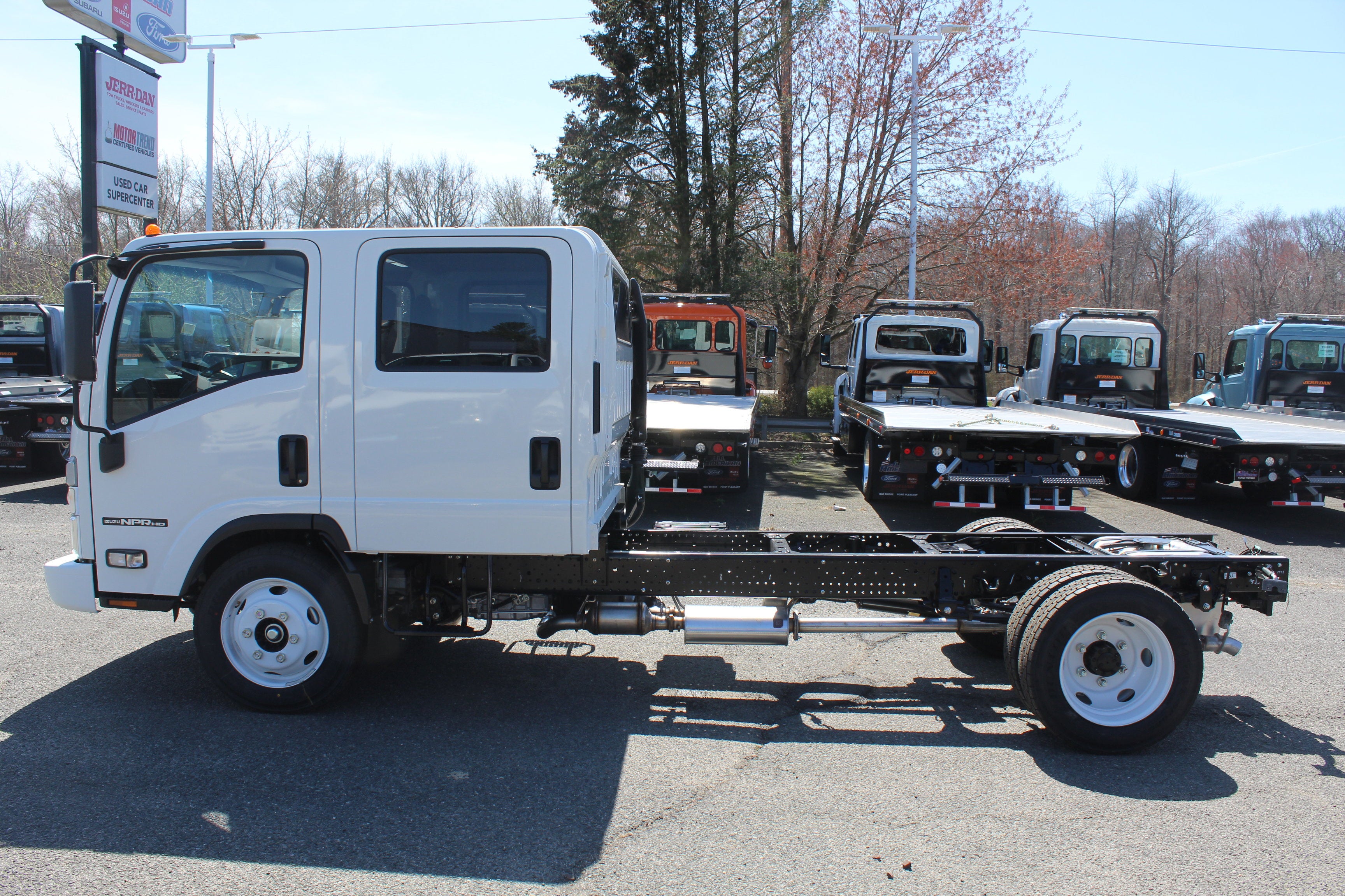 2027 Isuzu NPR 12 FT Steel Landscape