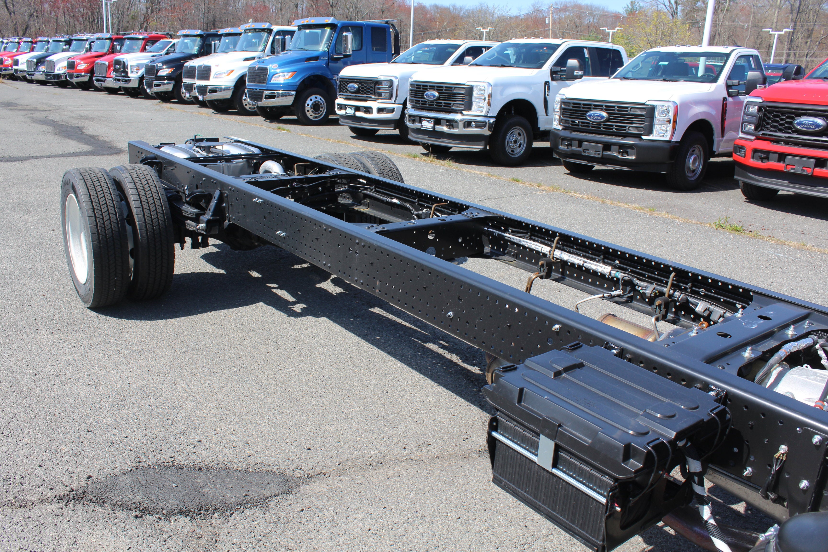 2026 Isuzu NRR 20 FT Durabox Pro Aluminum