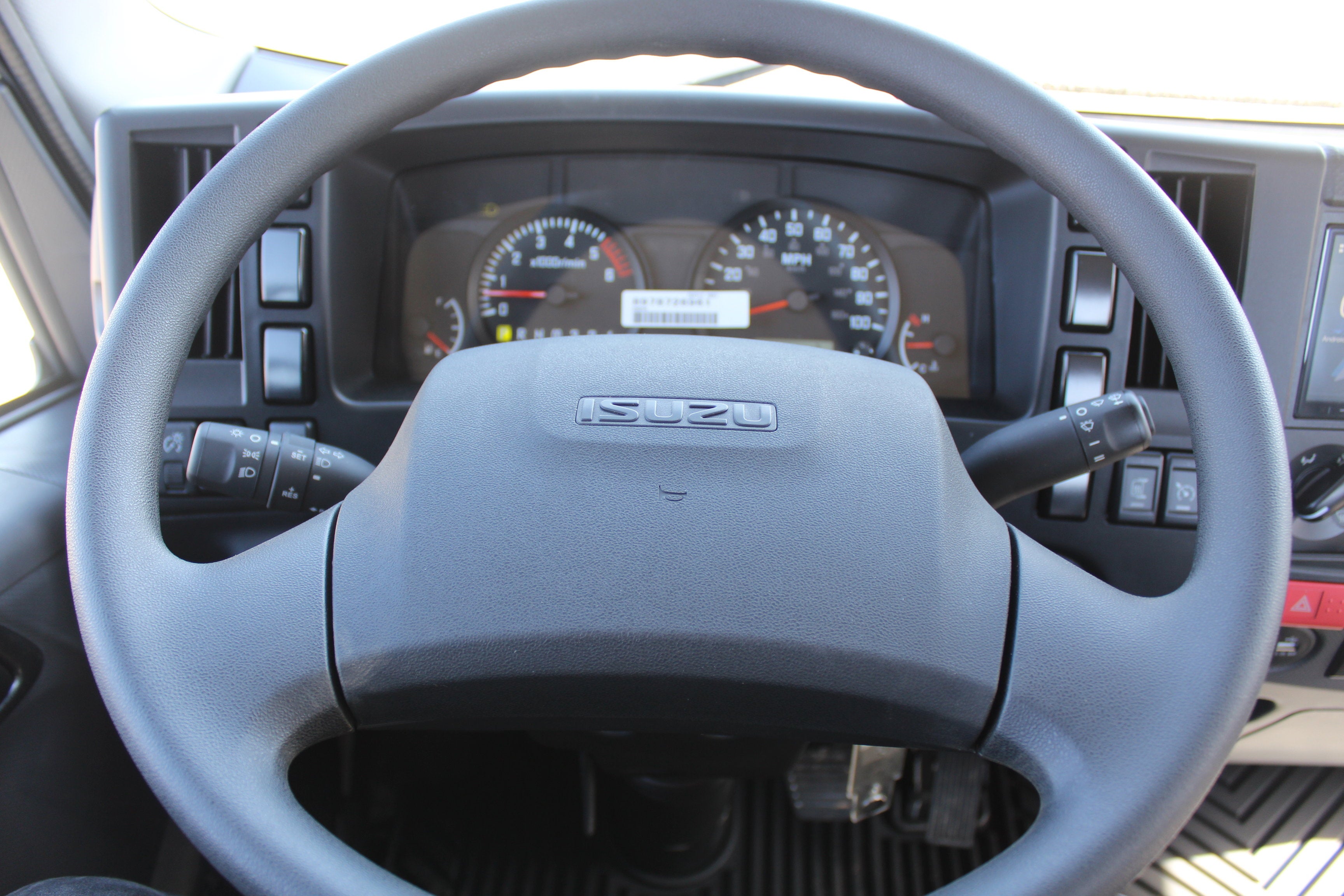 2026 Isuzu NRR 20 FT Durabox Pro Aluminum