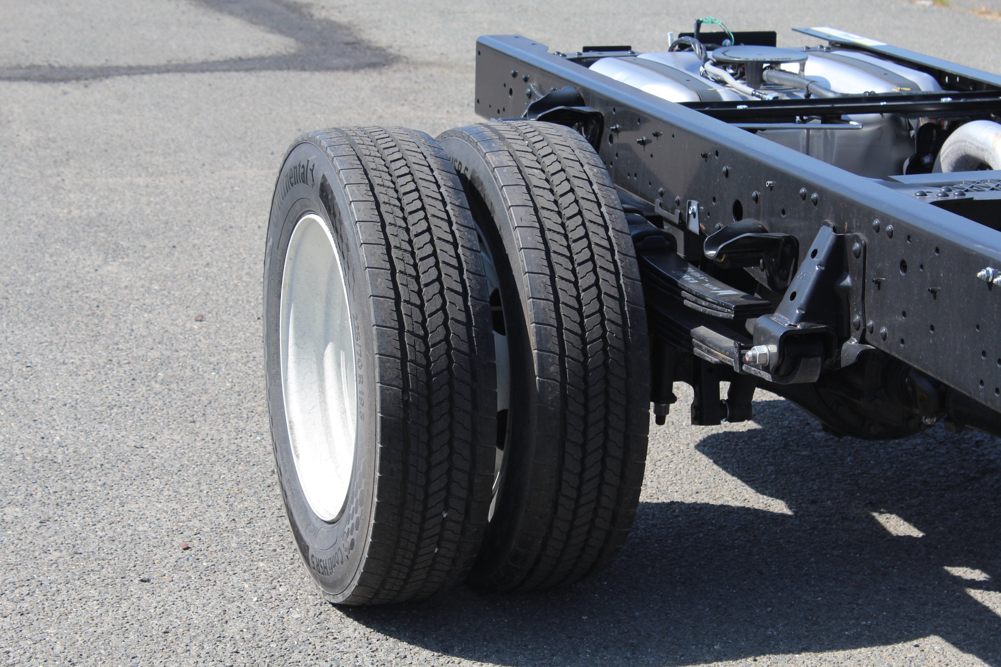 2026 Isuzu NRR 20 FT Durabox Pro Aluminum